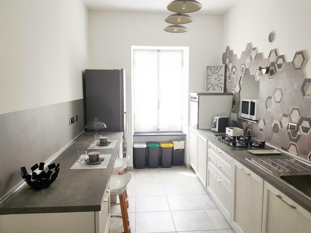 شقة Modern Flat With Panoramic Terrace In Zuccarello المظهر الخارجي الصورة
