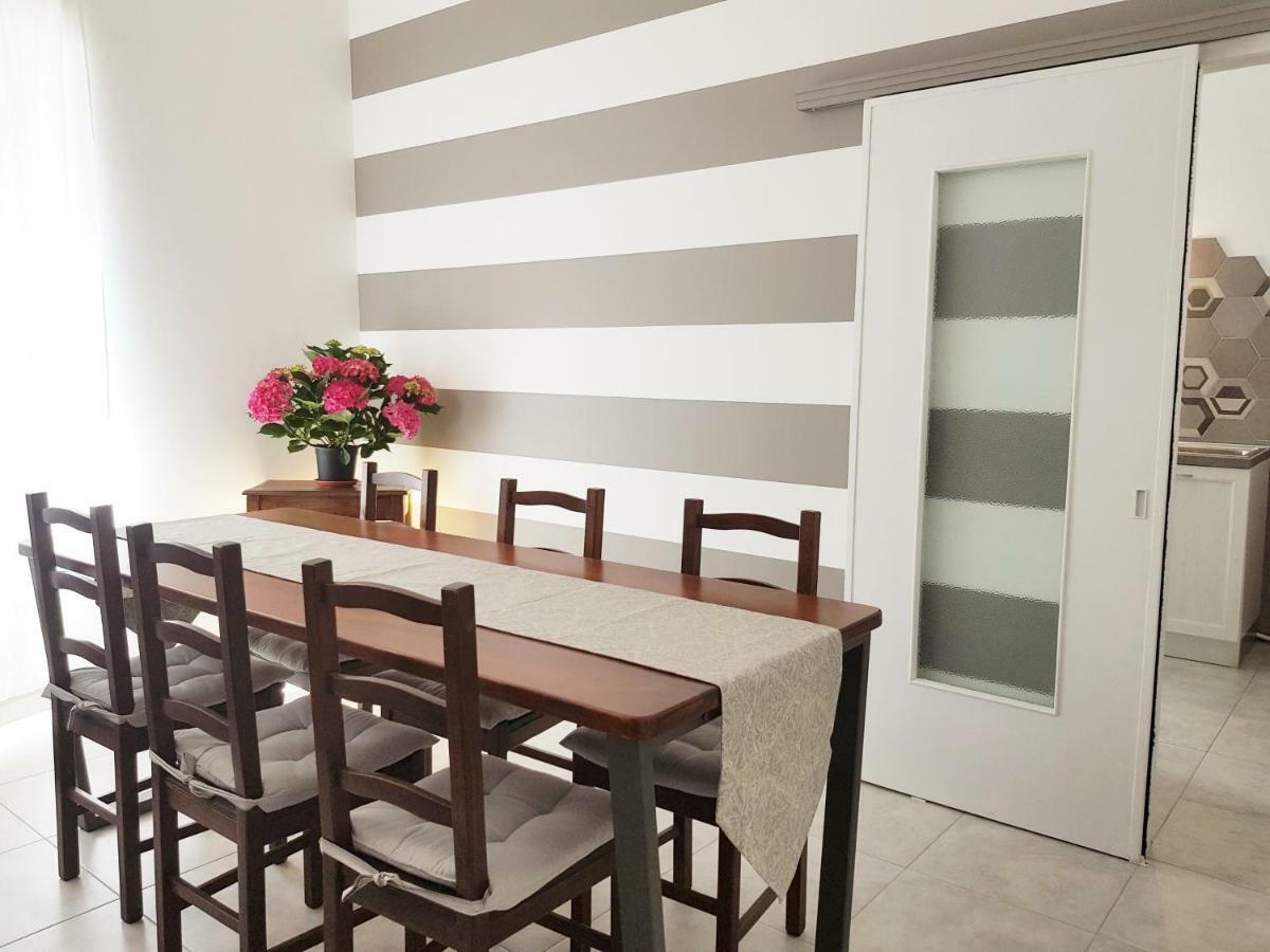 شقة Modern Flat With Panoramic Terrace In Zuccarello المظهر الخارجي الصورة